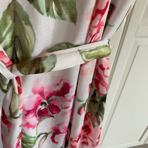 Mu Mu Hawaiian Floral Robe . O/S with tie belt - Picture 2 of 4